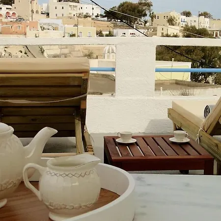 Santorini Traditional Cave House *