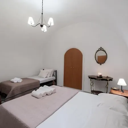 Santorini Traditional Cave House Vakantiehuis Vóthon