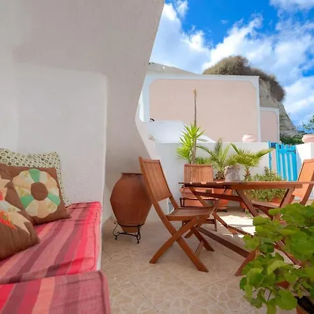 Santorini Traditional Cave House *