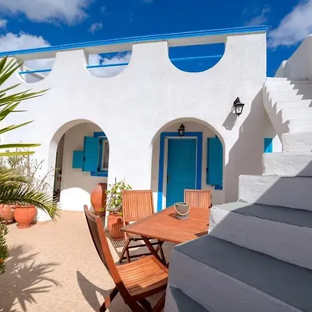 Santorini Traditional Cave House * Vóthon