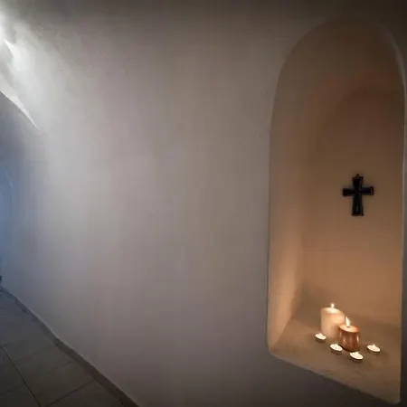 Santorini Traditional Cave House * Вотон