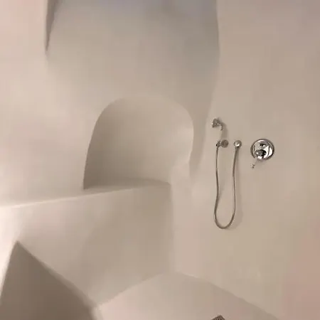 Дом отдыха Santorini Traditional Cave House Вотон