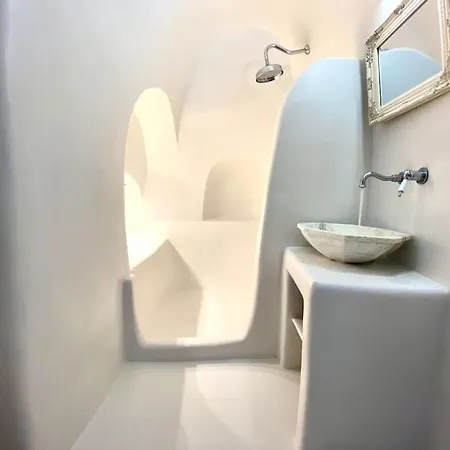 Santorini Traditional Cave House Дом отдыха Вотон